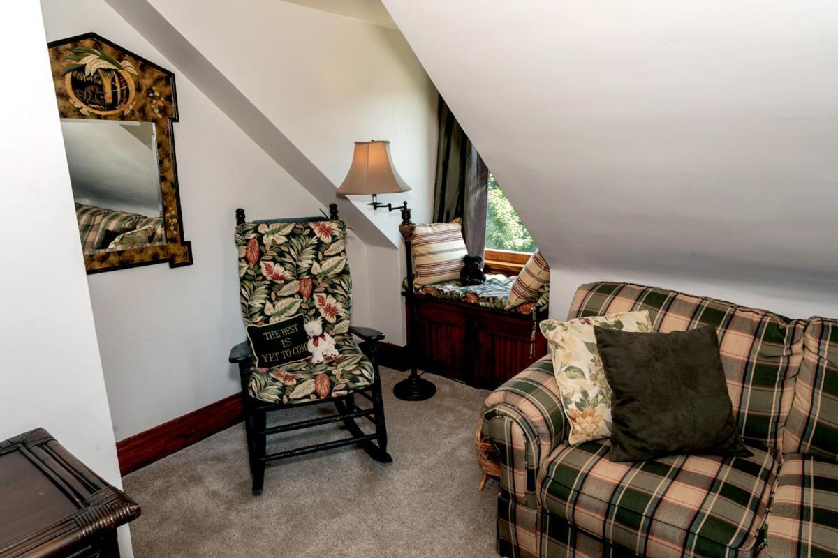 South Broadway Manor B&B - Near Fallingwater, Ohiopyle State Park, Hiking & Biking Trails Gap Scottdale Exteriér fotografie